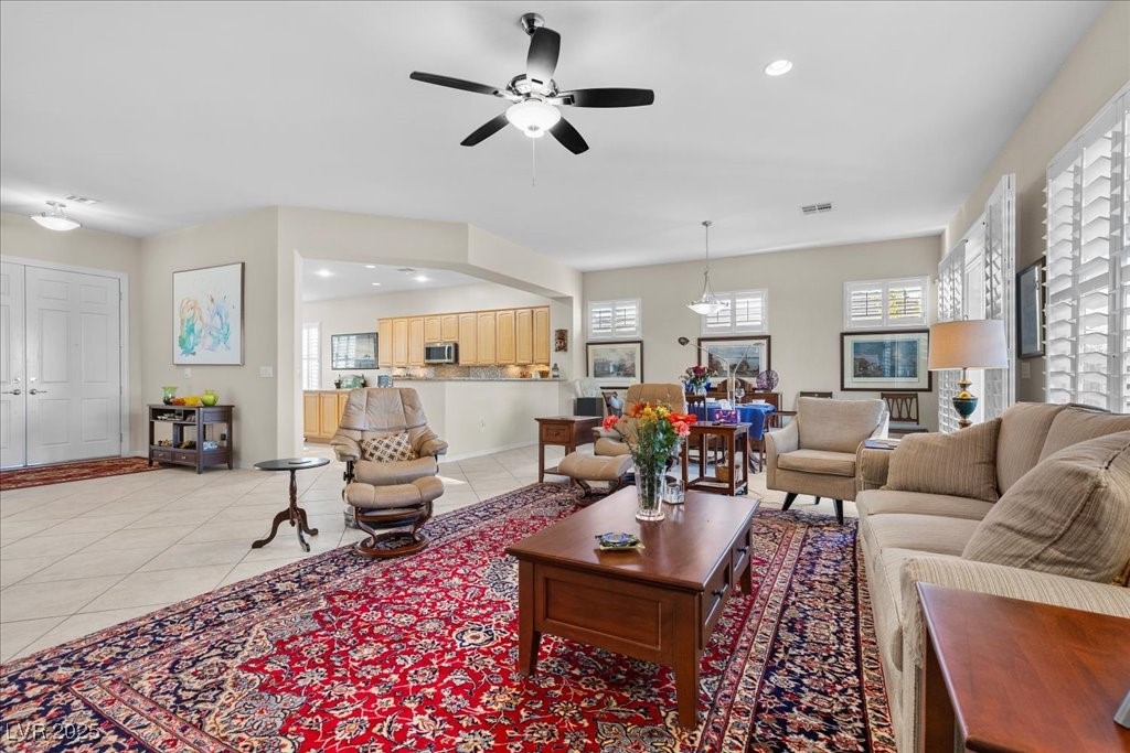 Henderson, Nevada 89044, United States, 2 Bedrooms Bedrooms, ,3 BathroomsBathrooms,Residential,Active,230899