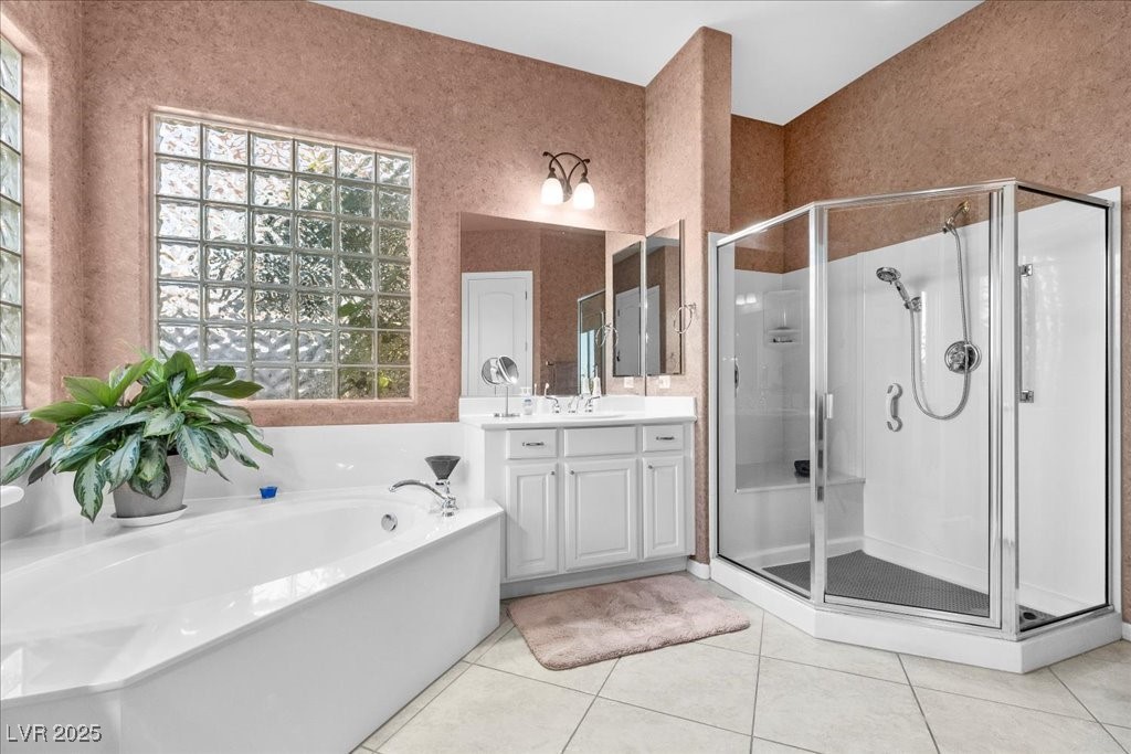 Henderson, Nevada 89044, United States, 2 Bedrooms Bedrooms, ,3 BathroomsBathrooms,Residential,Active,230899