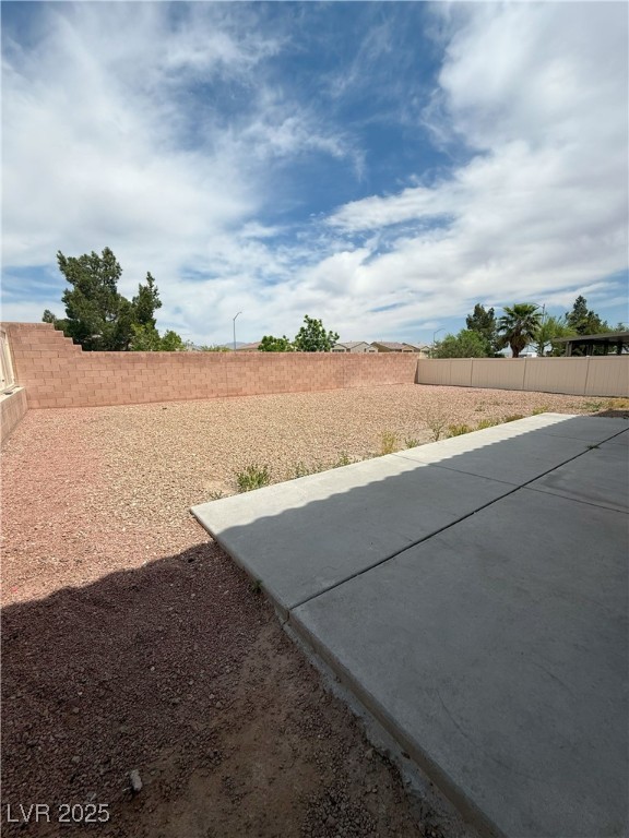 16 Goldleaf Falls Avenue, North Las Vegas, Nevada image 4