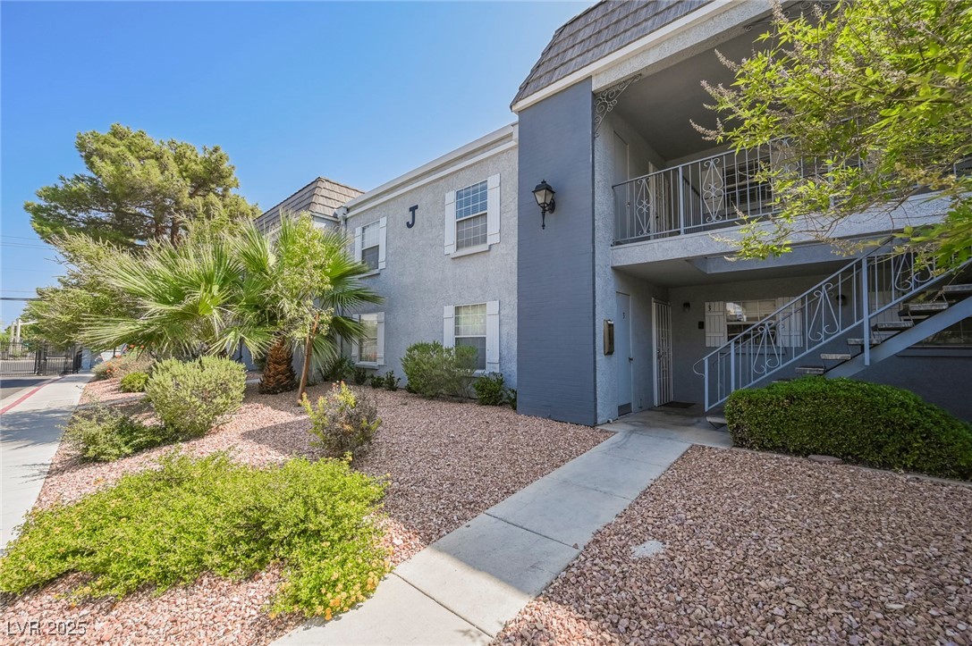 3823 S Maryland Parkway J7