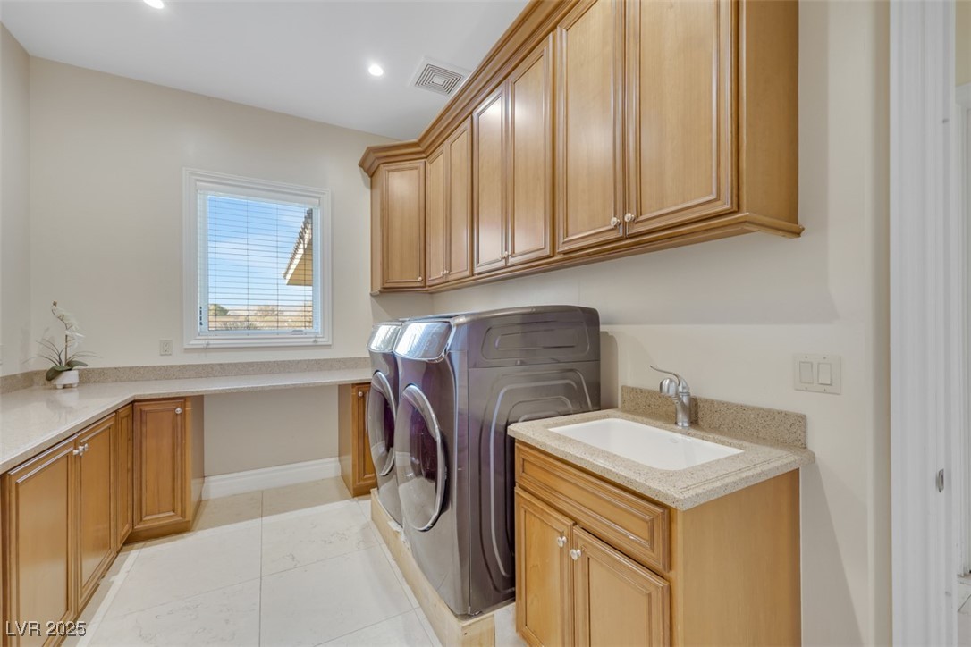 Las Vegas, Nevada 89118, United States, 6 Bedrooms Bedrooms, ,4 BathroomsBathrooms,Residential,Active,256393