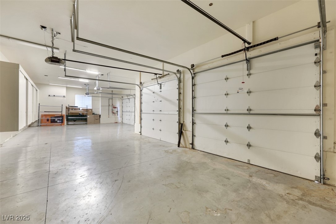 Las Vegas, Nevada 89118, United States, 6 Bedrooms Bedrooms, ,4 BathroomsBathrooms,Residential,Active,256393