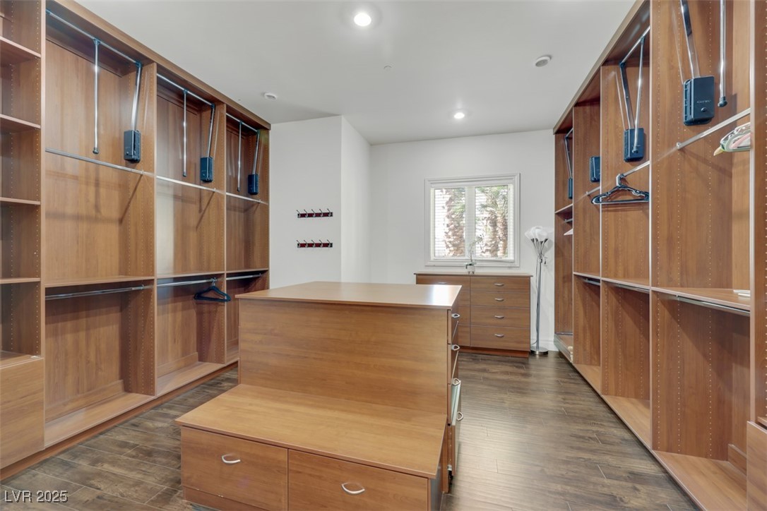 Las Vegas, Nevada 89118, United States, 6 Bedrooms Bedrooms, ,4 BathroomsBathrooms,Residential,Active,256393