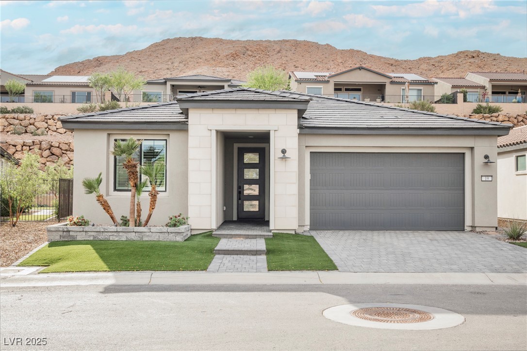 19 Desert Ivy Lane