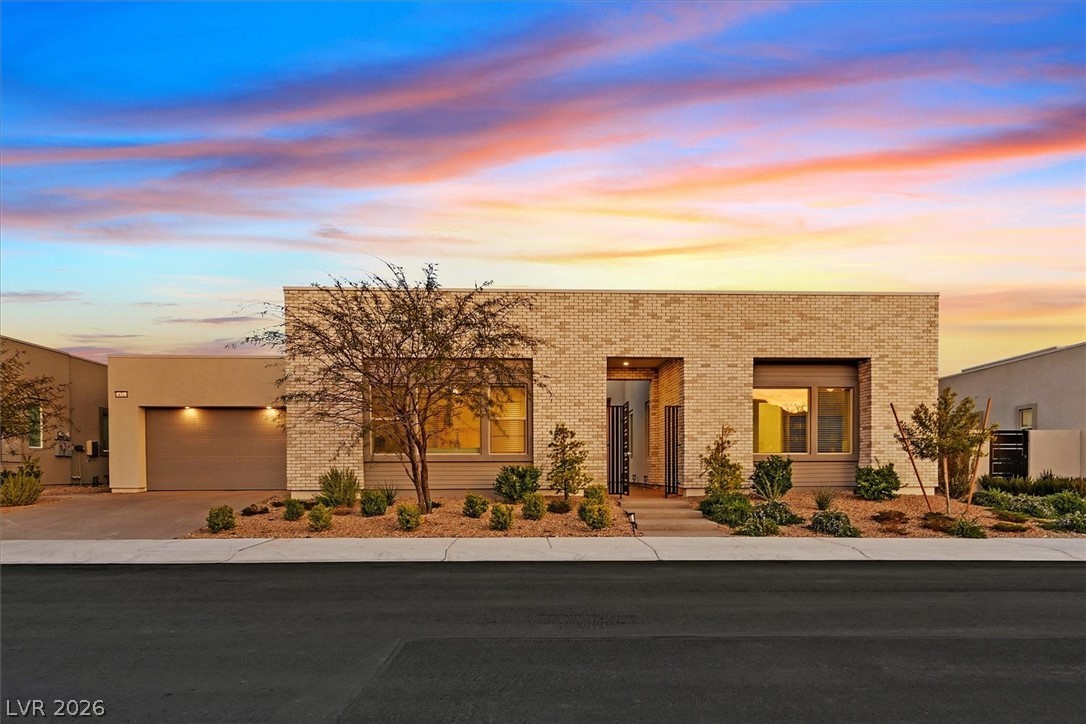 472 Sand Dune Arch Street