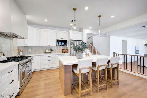 Photo of 395 Suzanne Peak Court, Henderson, NV 89012 (MLS # 2785084)