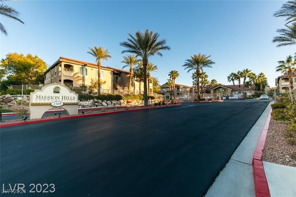 2305 W Horizon Ridge Parkway #2024, Henderson, Nevada image 1