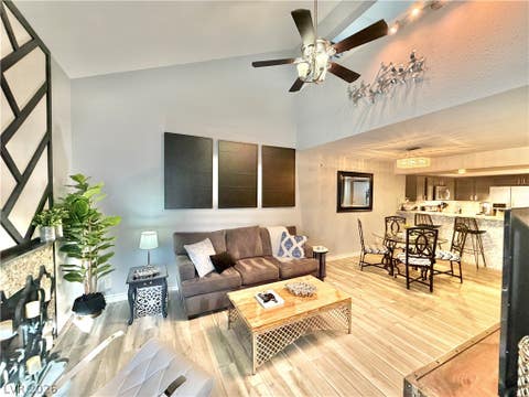 Condo For Sale - 2700 Lodestone Drive<br/> Las Vegas, NV 89117