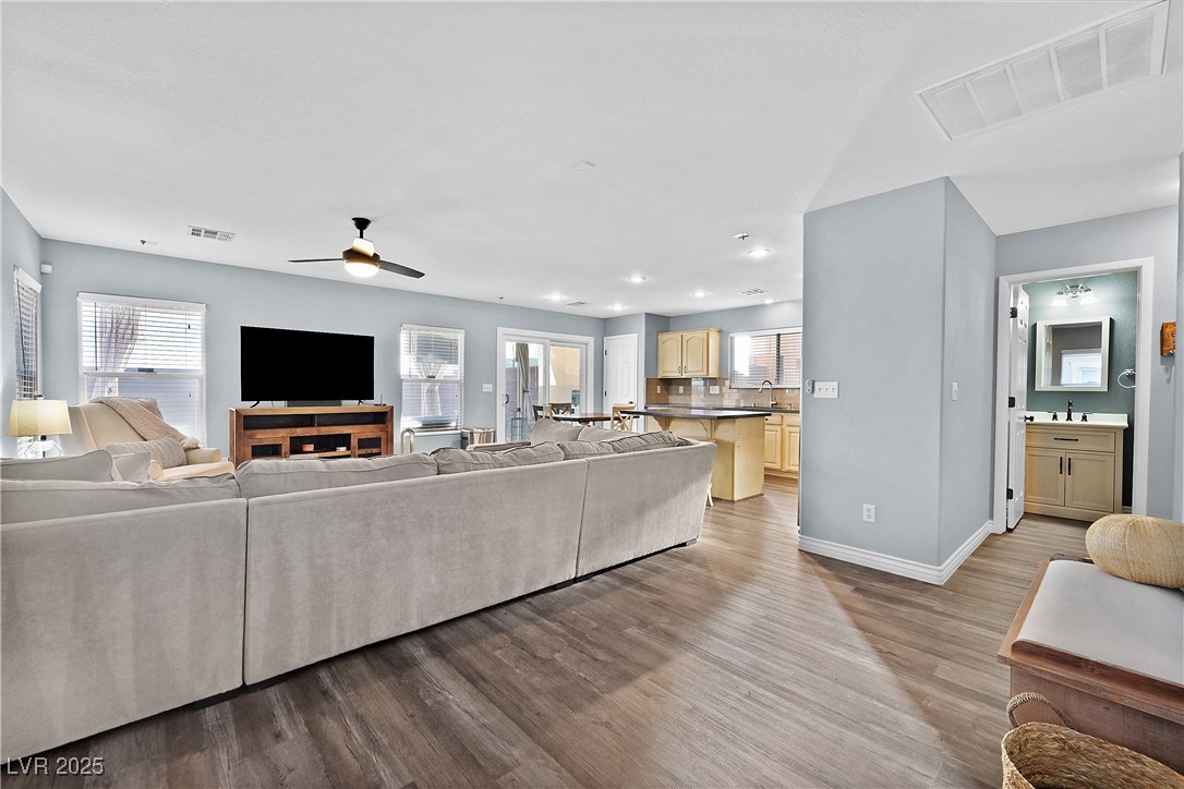 Las Vegas, Nevada 89138, United States, 3 Bedrooms Bedrooms, ,2 BathroomsBathrooms,Residential,Pending,11423