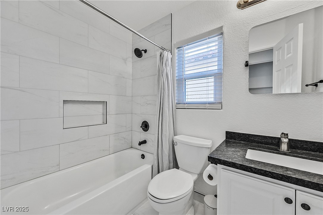 Las Vegas, Nevada 89138, United States, 3 Bedrooms Bedrooms, ,2 BathroomsBathrooms,Residential,Pending,11423