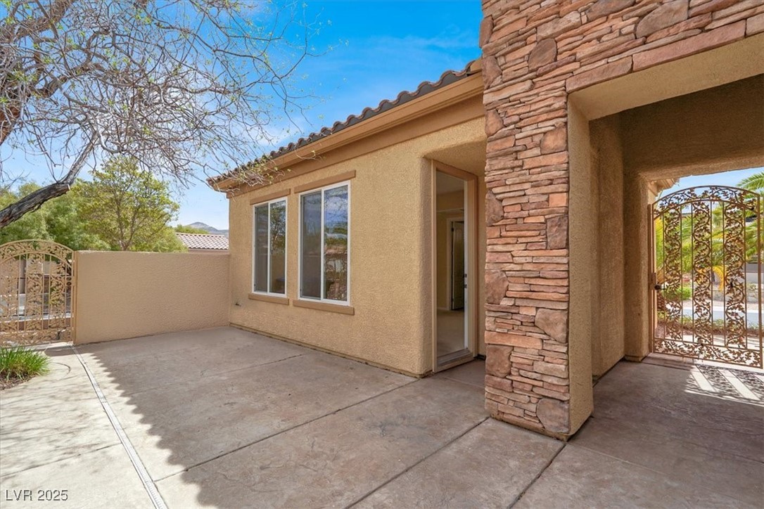 2318 Shorewood Hills Avenue, Henderson, Nevada image 5