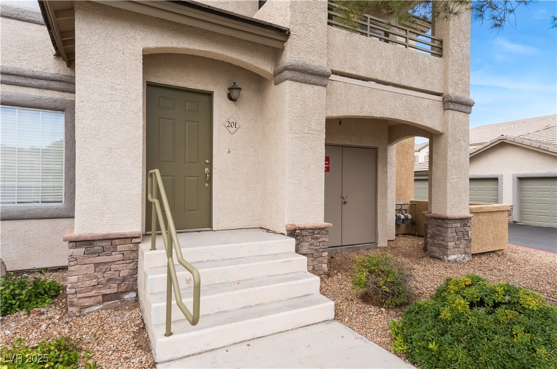 1609 Queen Victoria Street 201