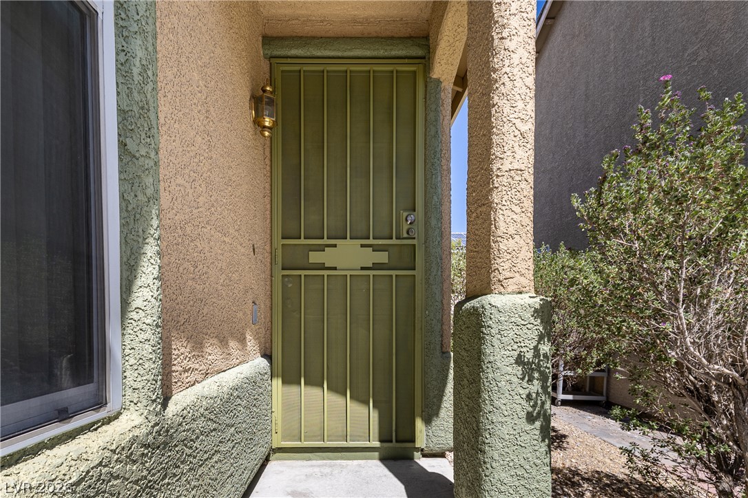 2520 Bottle Palm Court