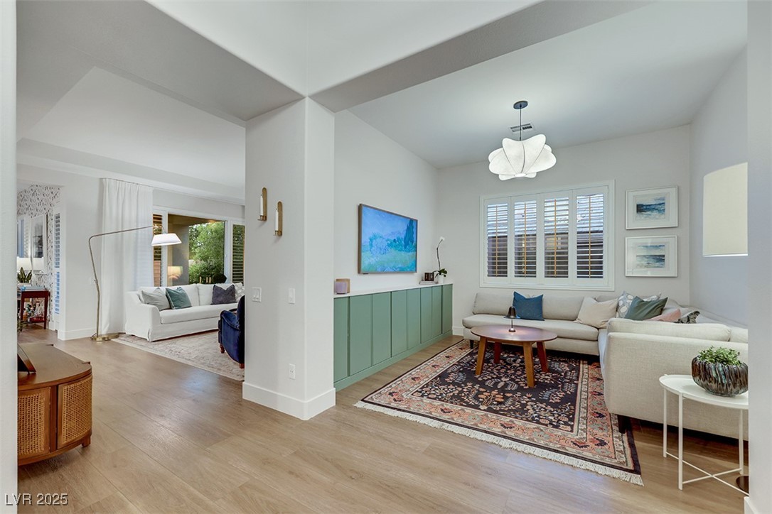 Las Vegas, Nevada 89138, United States, 4 Bedrooms Bedrooms, ,3 BathroomsBathrooms,Residential,Pending,109572