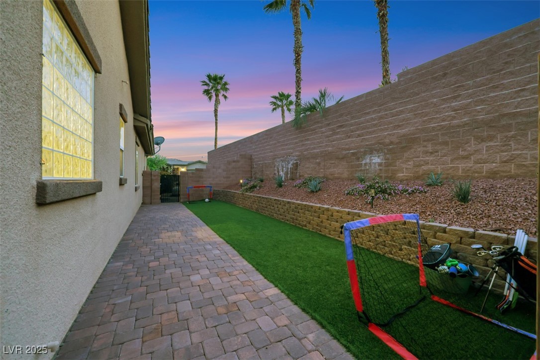 Las Vegas, Nevada 89138, United States, 4 Bedrooms Bedrooms, ,3 BathroomsBathrooms,Residential,Pending,109572