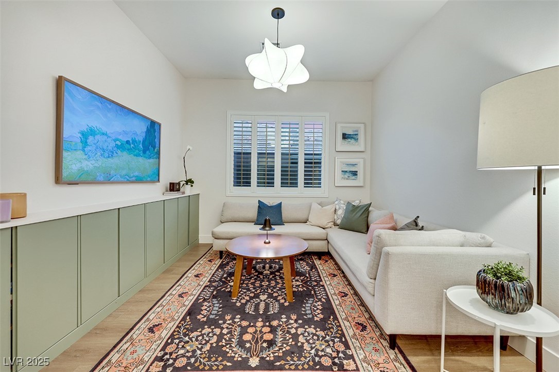 Las Vegas, Nevada 89138, United States, 4 Bedrooms Bedrooms, ,3 BathroomsBathrooms,Residential,Pending,109572