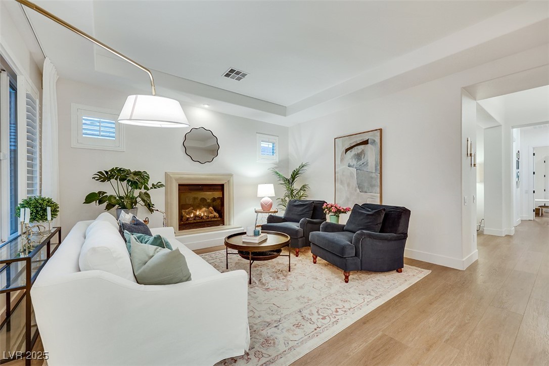 Las Vegas, Nevada 89138, United States, 4 Bedrooms Bedrooms, ,3 BathroomsBathrooms,Residential,Pending,109572