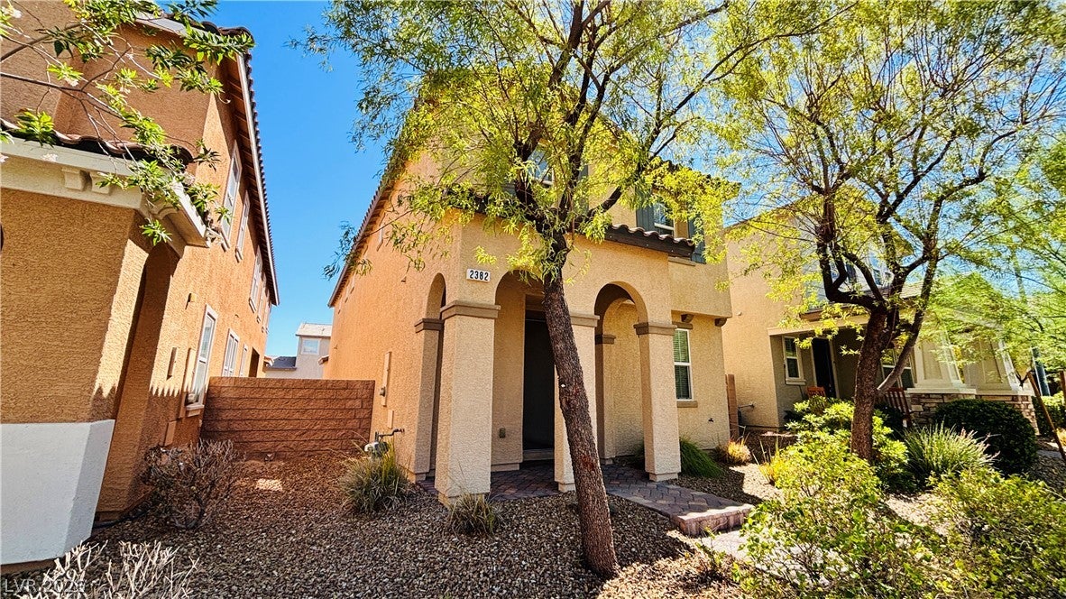 2382 Via Barranca Street