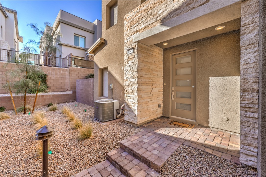Properties 2 600 N Carriage Hill Drive 1143
