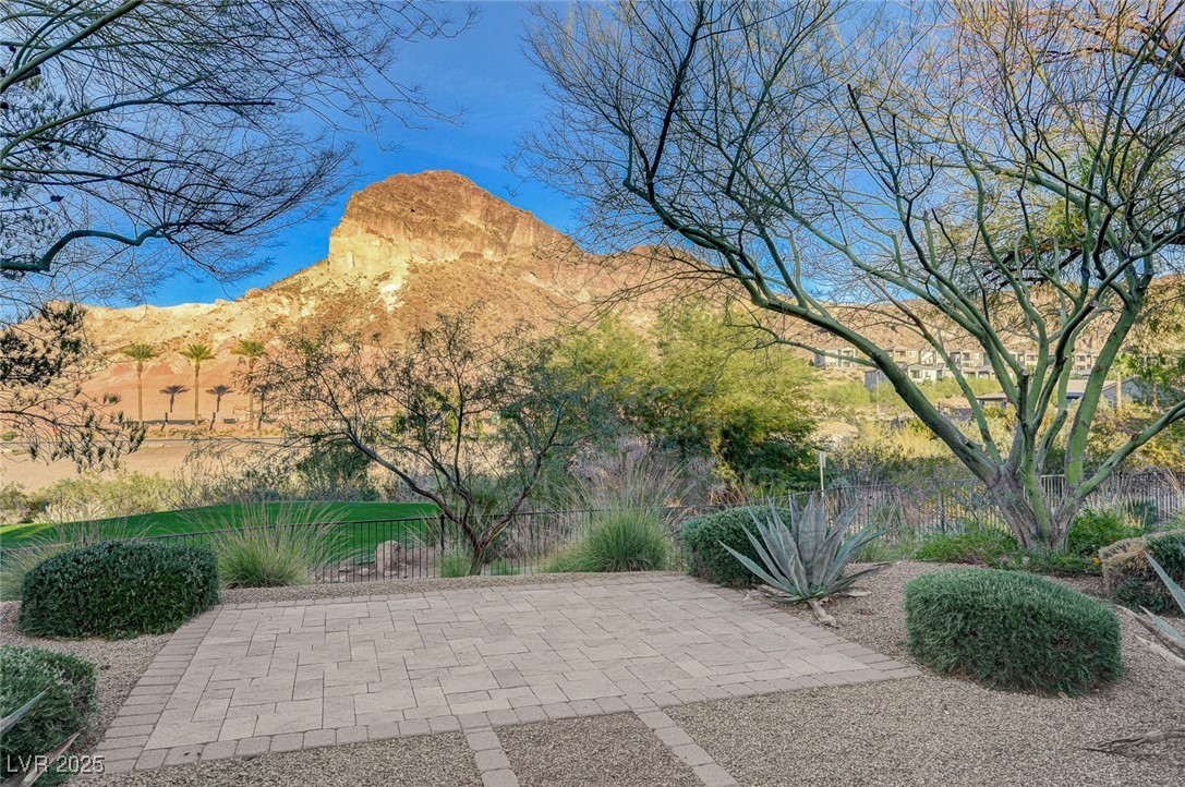 6 Lago Turchino Court