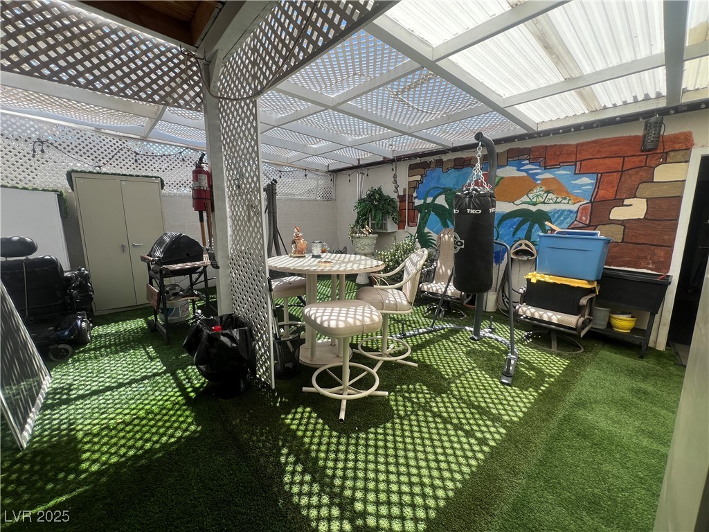 225 Greenbriar Townhouse Way, Las Vegas, Nevada image 8