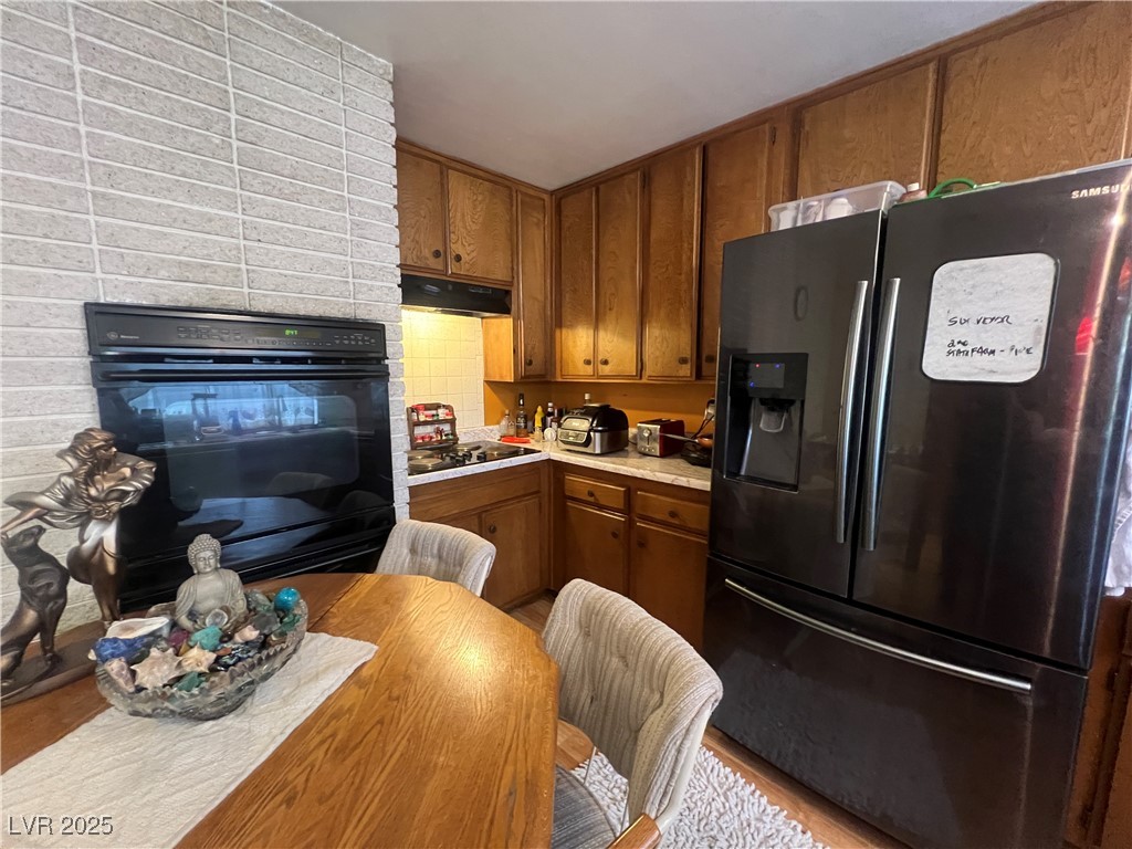 225 Greenbriar Townhouse Way, Las Vegas, Nevada image 5