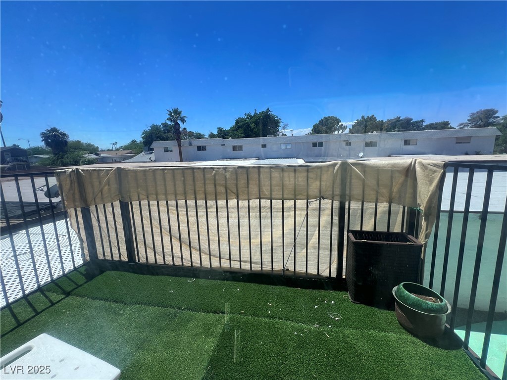 225 Greenbriar Townhouse Way, Las Vegas, Nevada image 7