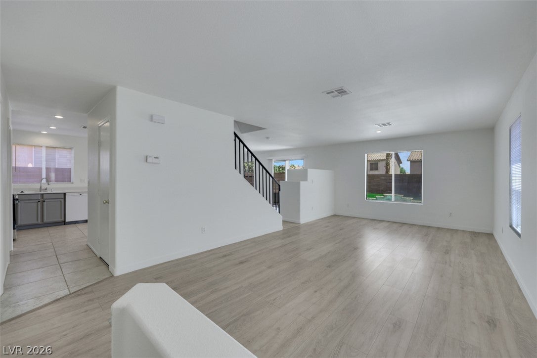 3244 Little Stream Street