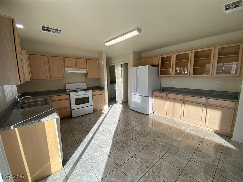 4355 Sunrise Shores Avenue, North Las Vegas, Nevada image 7