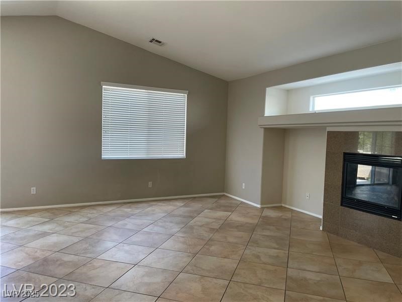 5122 ECHO SHIRE Avenue