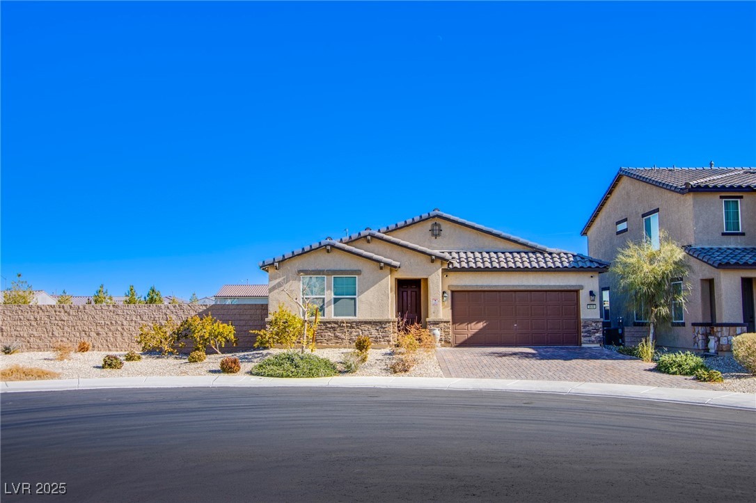 5648 Vermillion Ridge Street