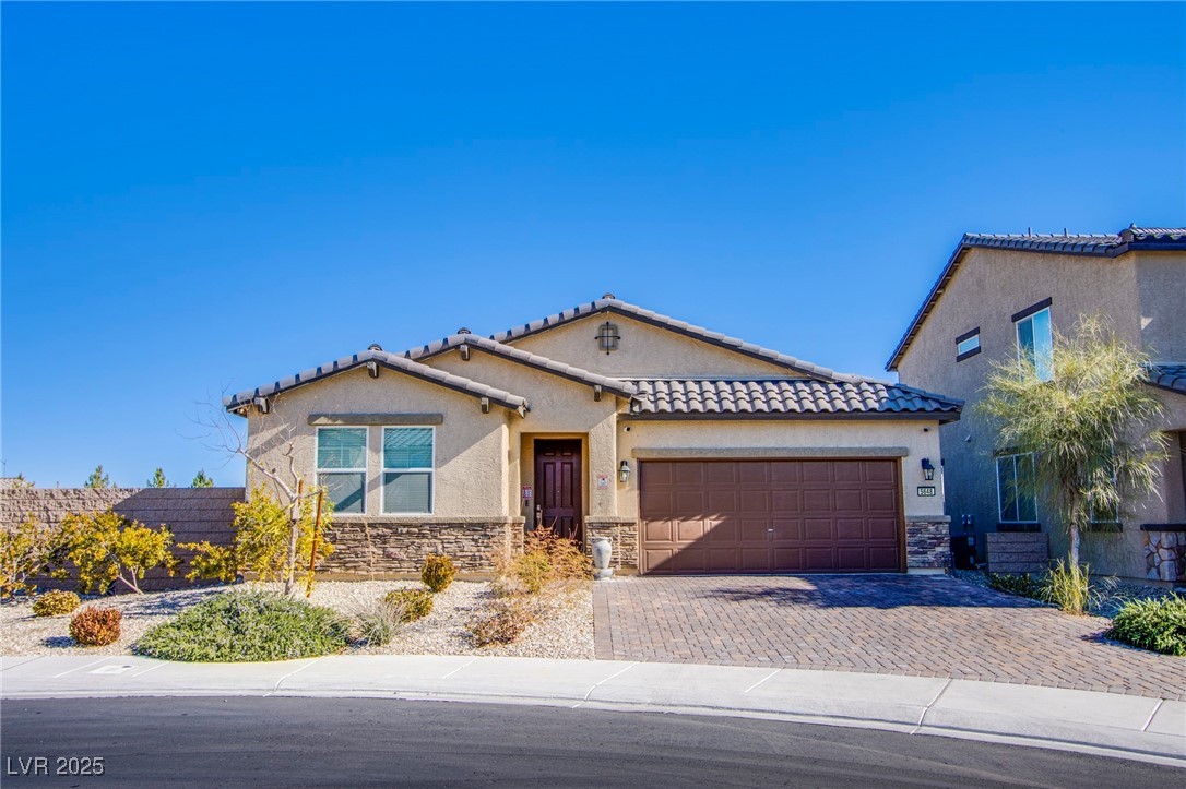 5648 Vermillion Ridge Street