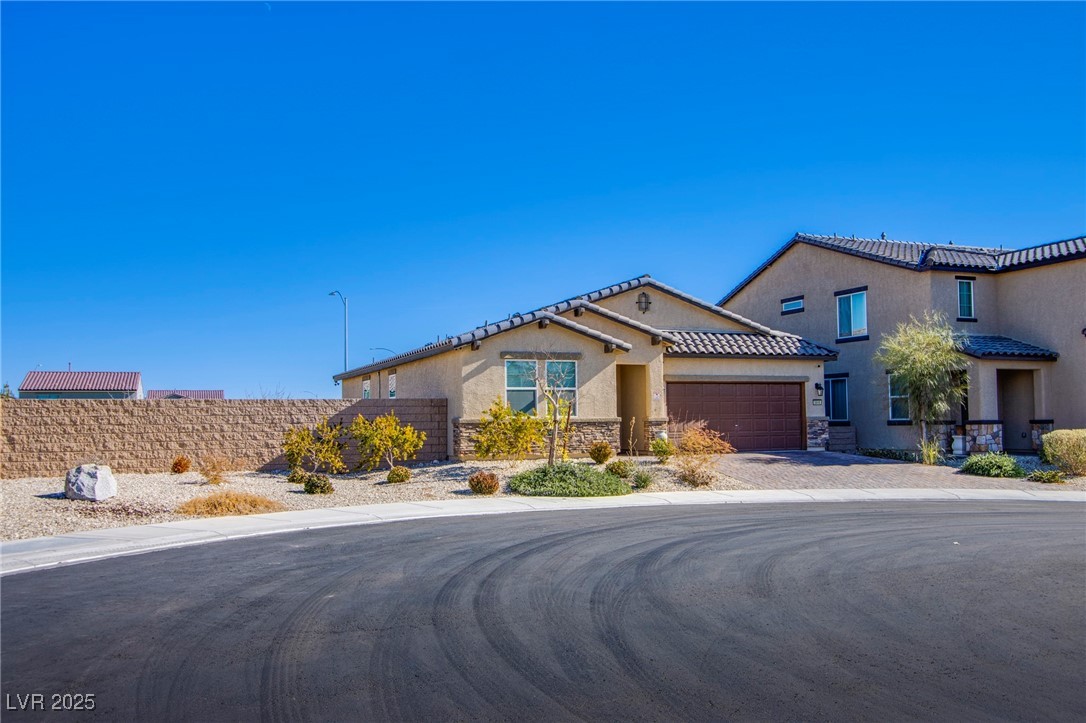 5648 Vermillion Ridge Street