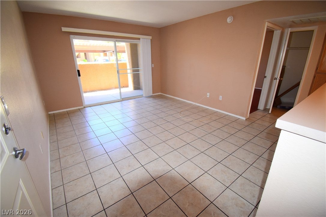 8070 W Russell 1075