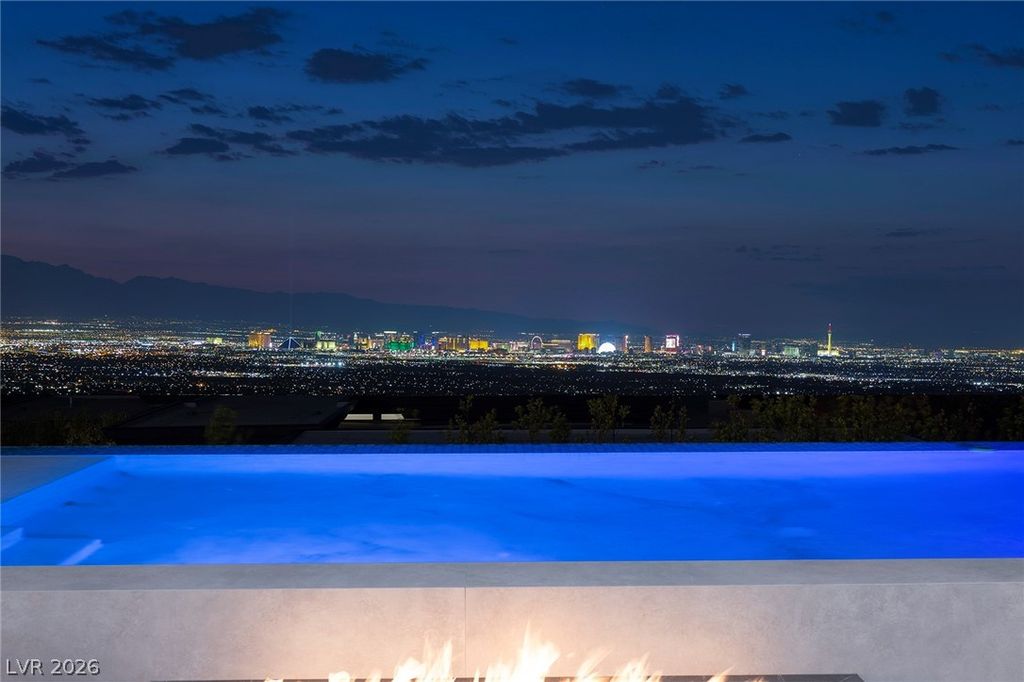 Photo of 665 Overlook Rim Drive, Henderson, NV 89012 (MLS # 2762907)