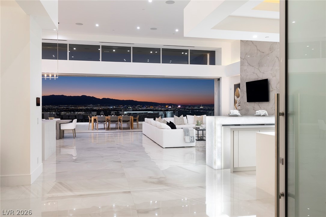 665 Overlook Rim Drive