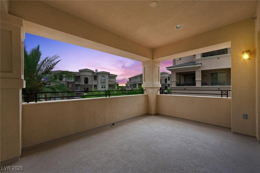 9207 Tesoras Drive 302