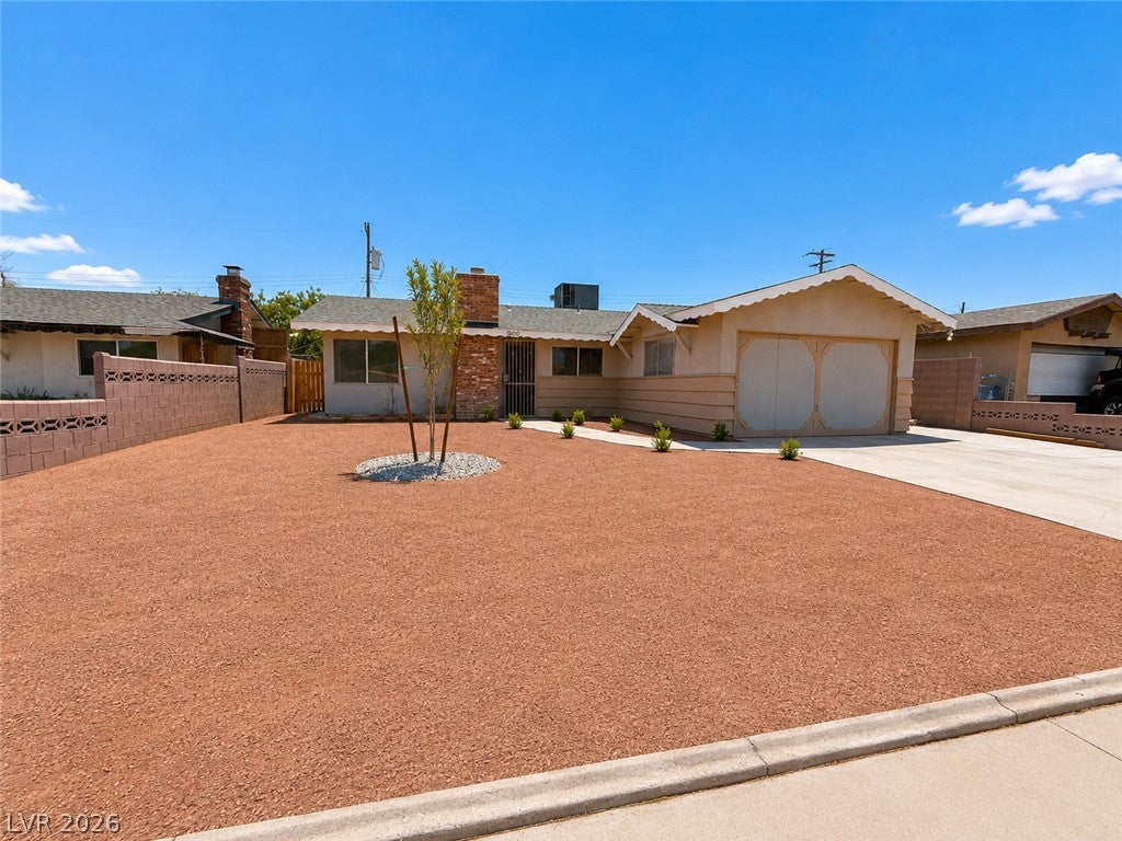 3909 W Oakey Boulevard