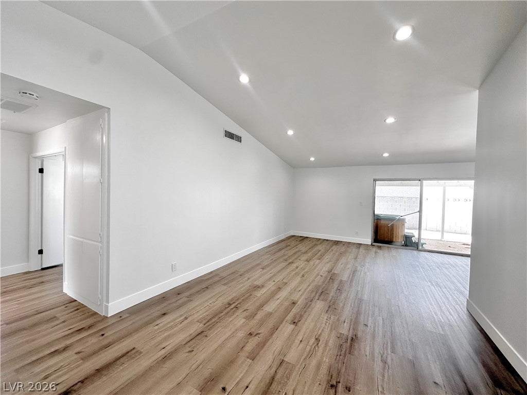 401 Holcomb Circle
