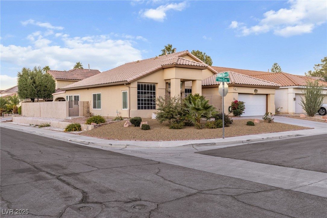 2528 VERA CRUZ Circle