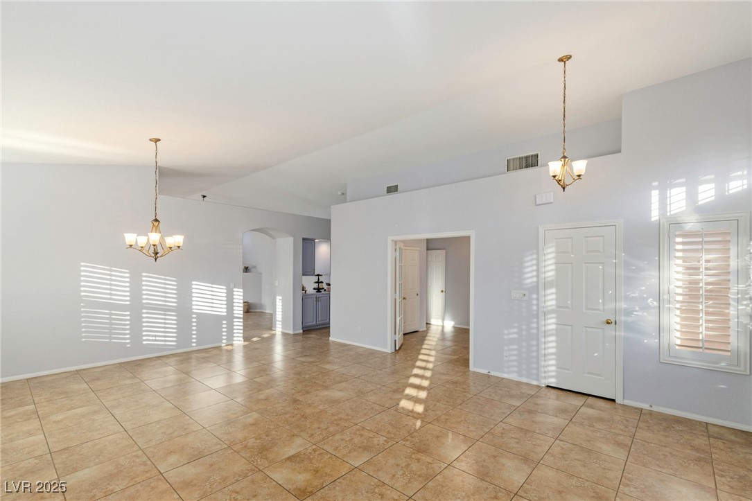 2528 VERA CRUZ Circle