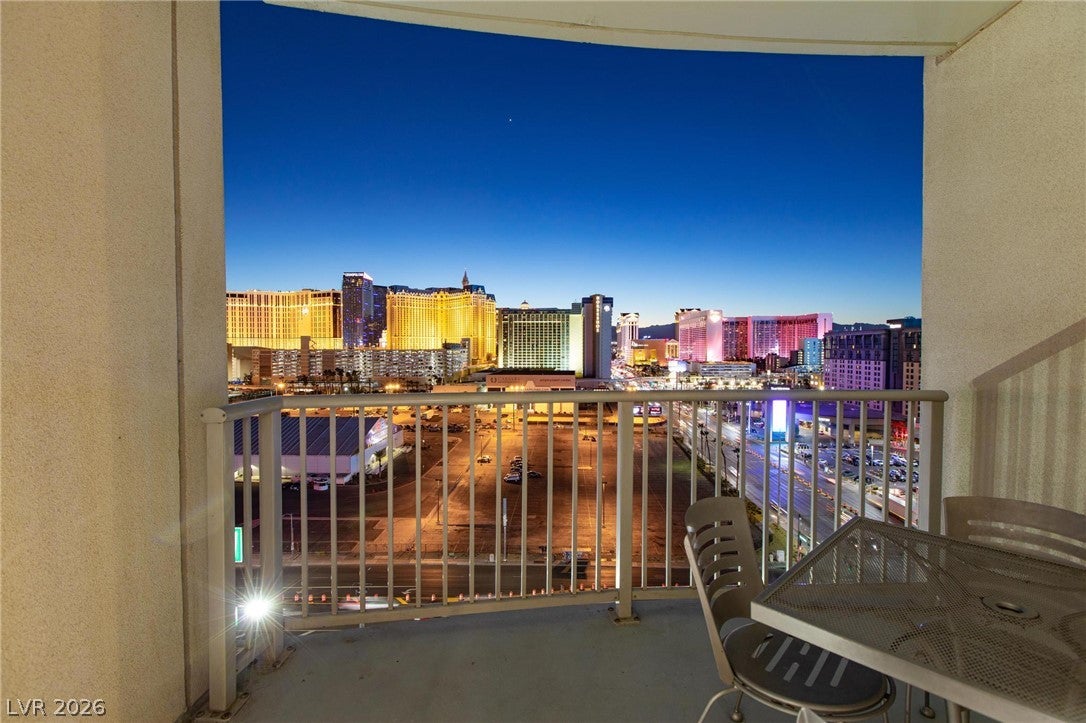 211 E Flamingo Road 1003