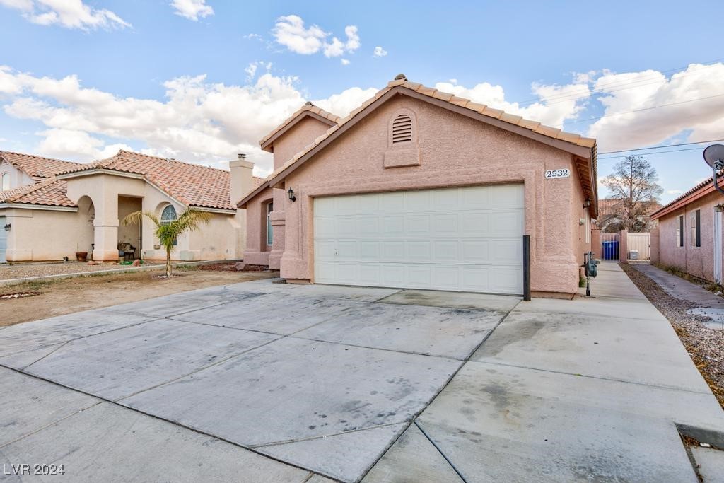 2532 Lazy Brook Drive, Las Vegas, Nevada image 3