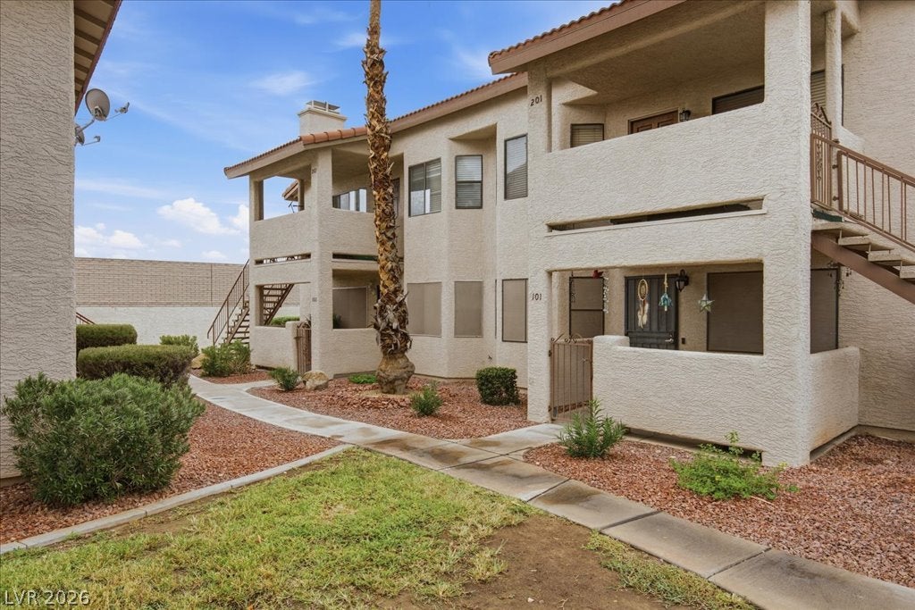 753 Rock Springs Drive 102