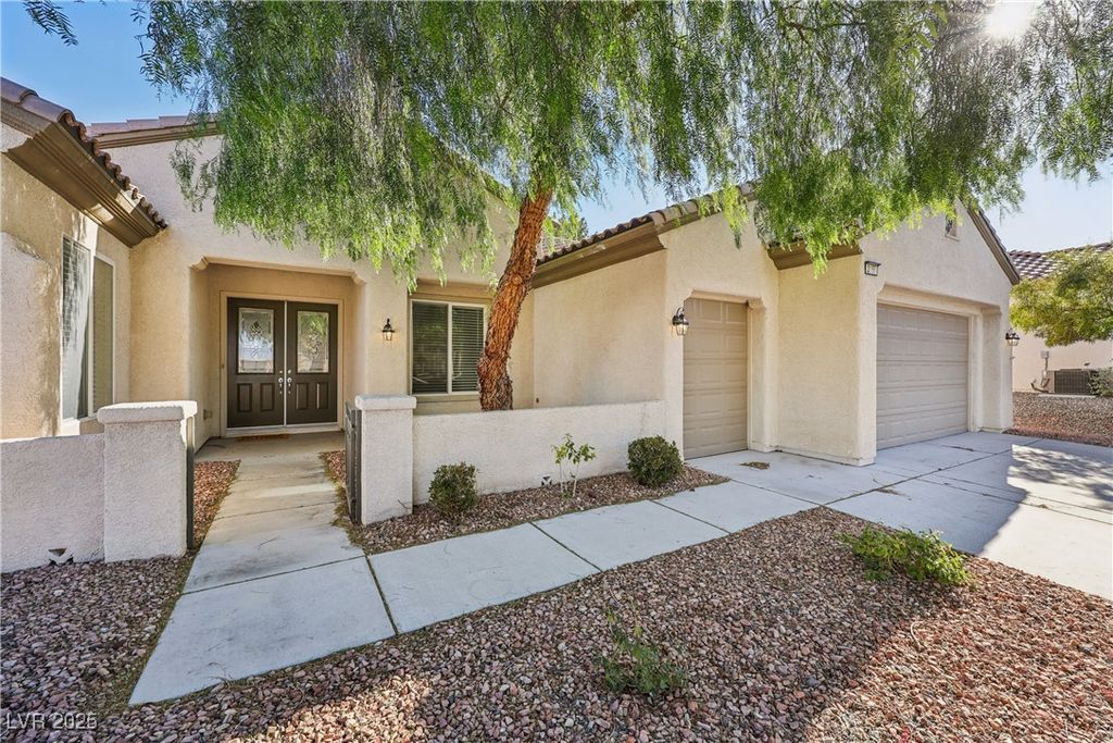 Photo of 2156 Twin Falls Drive, Henderson, NV 89044 (MLS # 2715711)