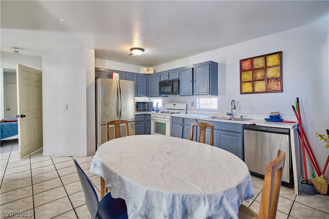 5906 Commodore Cove Drive
