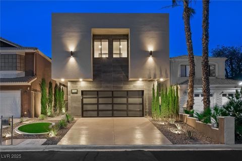 2819 Queens Courtyard Drive Las Vegas NV 89109
