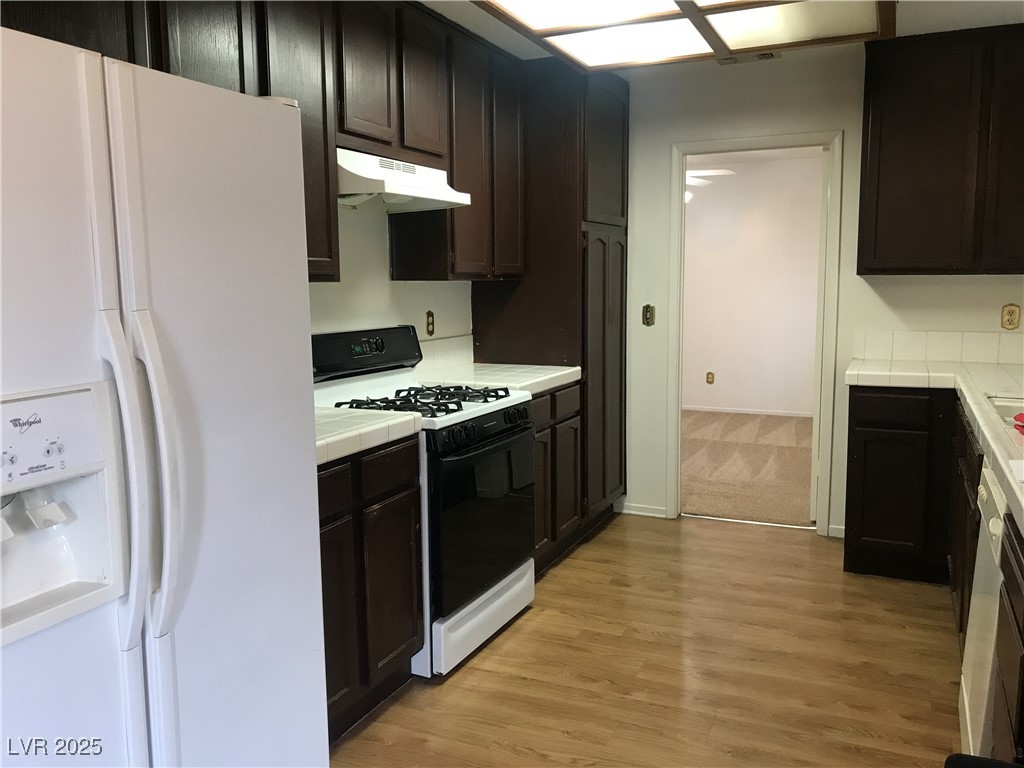 3138 White Rose Way, Henderson, Nevada image 6