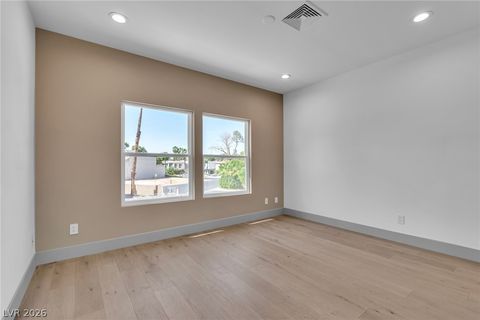 Tiny photo for 2861 Queens Courtyard Drive, Las Vegas, NV 89109 (MLS # 2792389)