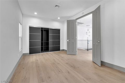 Tiny photo for 2861 Queens Courtyard Drive, Las Vegas, NV 89109 (MLS # 2792389)